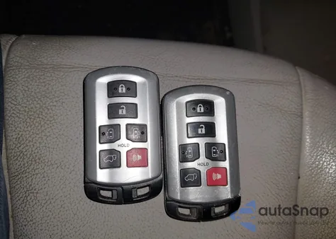 2014 Toyota Sienna Limited 7 Passenger z USA, uszkodzony, nr VIN 5TDDK3DC8ES087183